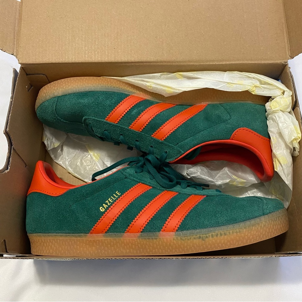Adidas Gazelle in green/red